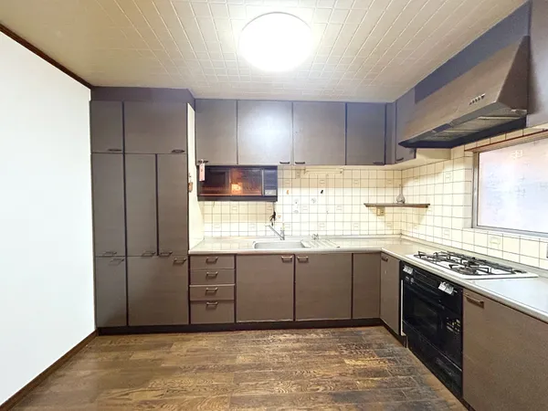 キッチンＬ字型の使い勝手の良いダイニングキッチンです