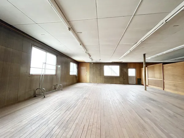 ２階部分の広い作業スペースは、様々な用途でご利用いただけます。