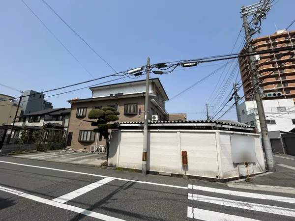 ２階には広い作業スペースがあり、様々な用途でご利用いただけます。