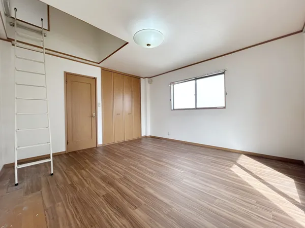 洋室（3階南西側）