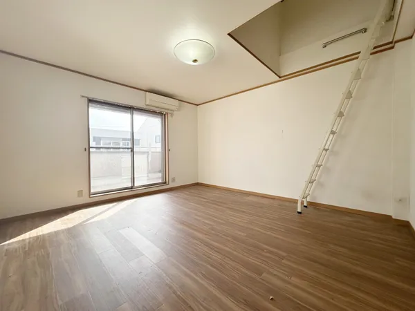 洋室（3階南西側）