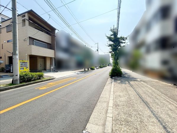 前面道路含む外観