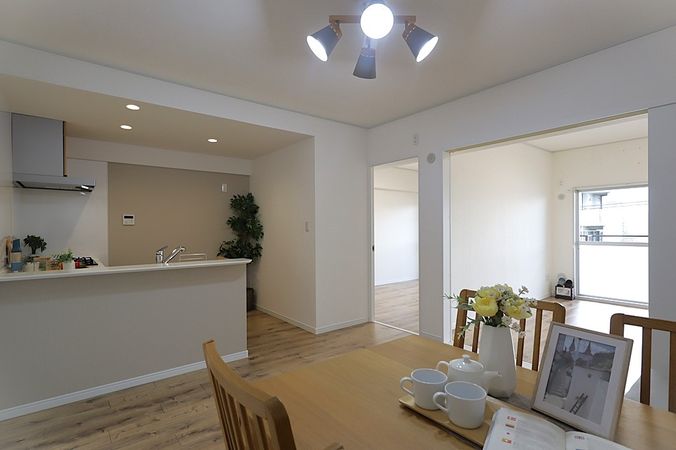 朝日プラザ湯里 リビング 朝日プラザ湯里 リビング