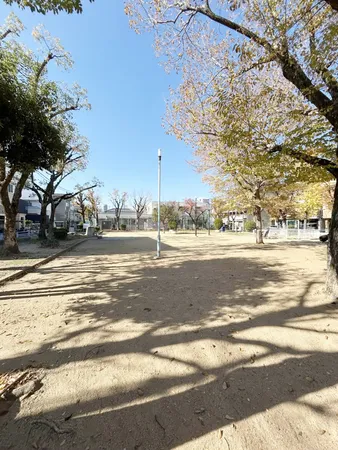 生野南公園　約90ｍ(徒歩約2分)
