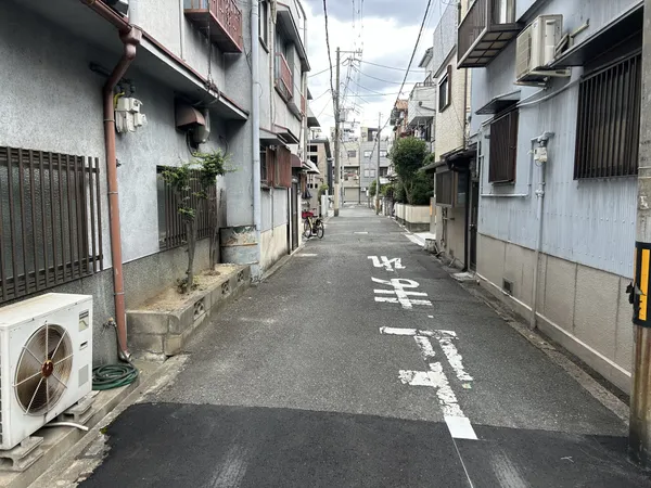 東側前面道路