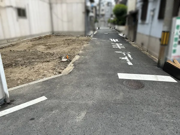 東側道路
