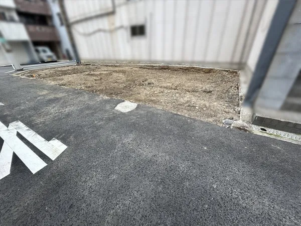 東側道路