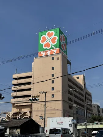 徒歩6分。