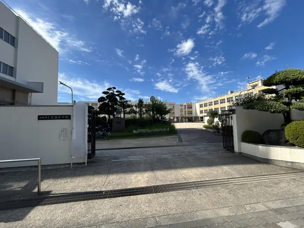 徒歩3分。