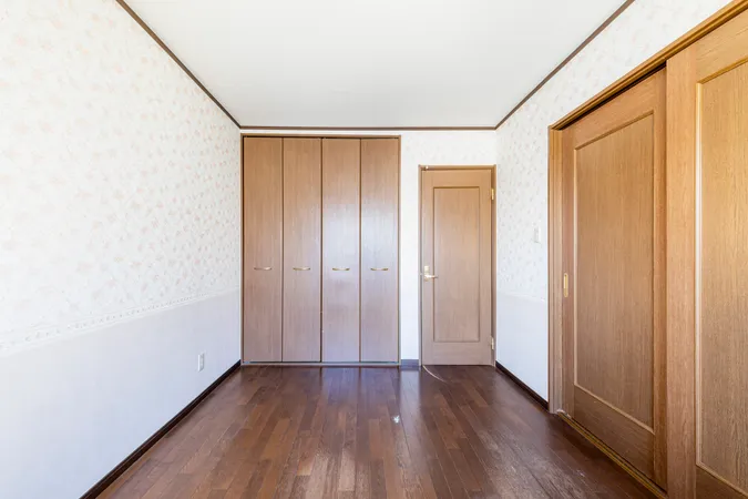 こちらが洋室（3階南東側）でございます。