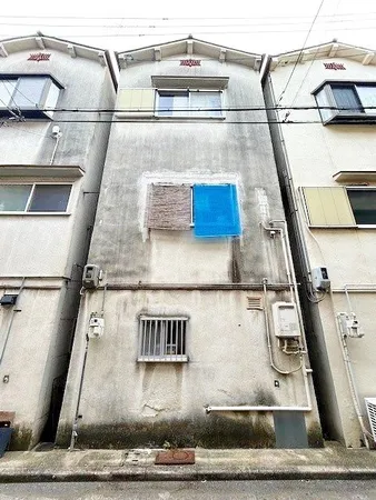 こちらが北東面の外観でございます。