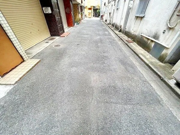 こちらが北東側通路でございます。