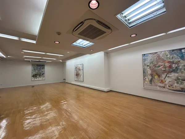 室内写真の家具・照明等の調度類は価格に含まれません。