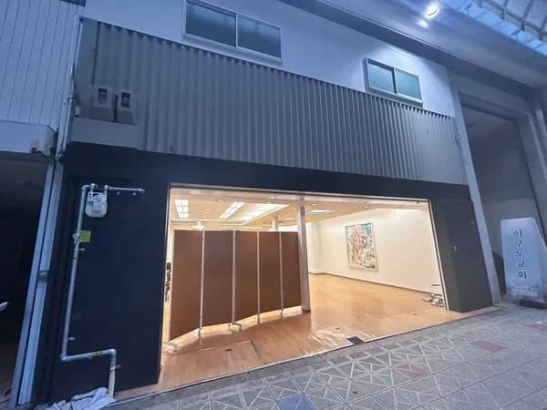 生野本通商店街に面す物件です。