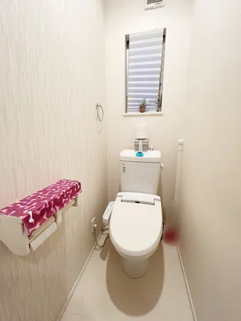 【3Fトイレ】温水洗浄便座と手洗い器付きのトイレを設置しています。寝室からすぐに行くことが可能です！