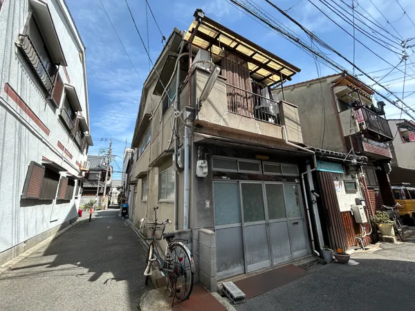 物件外観でございます。（北西側）