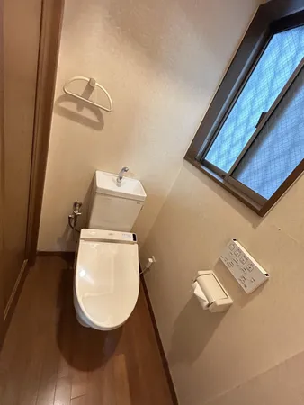 ２階にもトイレがあります。