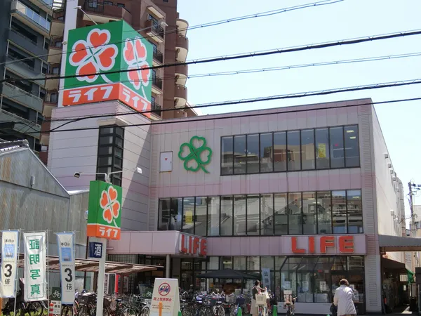 徒歩4分。