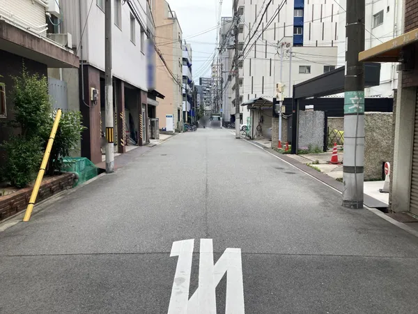 東側前面道路