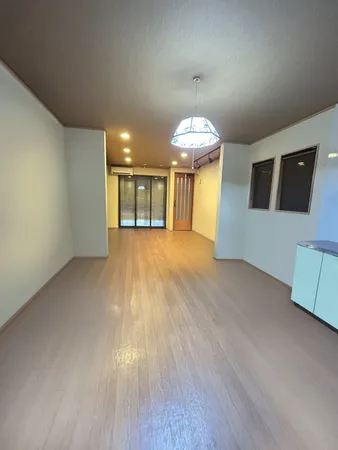 【店舗部分/約15.3帖】※画像は実際の室内写真および間取り図をもとに、CGにて再現した「空室リフォームイメージ」であり、実際とは多少異なります。