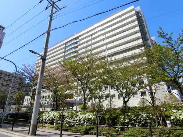 大阪赤十字病院　徒歩17分。
