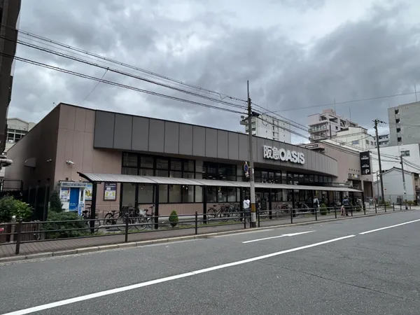 阪急オアシス上本町店　徒歩5分。