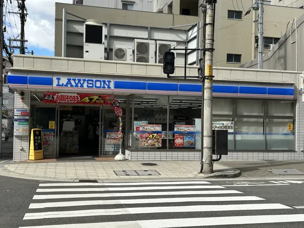 徒歩6分。