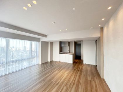 タワーザ上町台 リビング