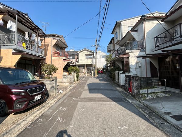 前面道路含む外観