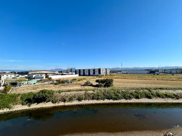 2階東側洋室から東方面を望む