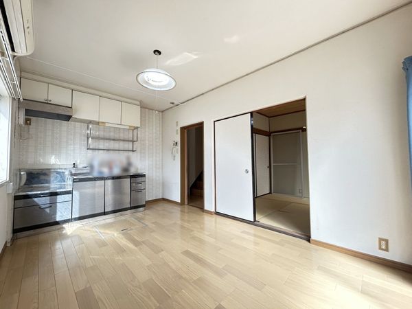 伏見区醍醐廻り戸町 中古一戸建 リビング