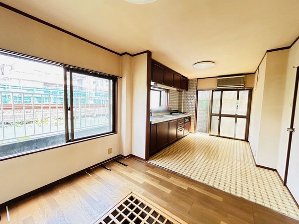 宇治市五ケ庄新開 中古一戸建 リビング
