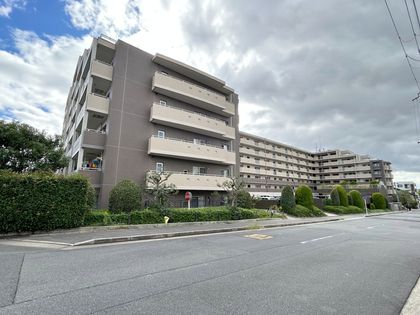 リーデンススクエア宇治伊勢田 外観