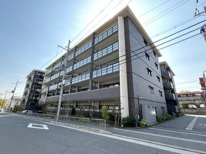 プレサンスロジェ伏見桃山 外観