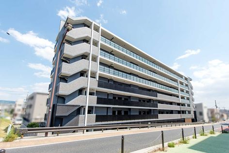 プレサンスロジェ丹波橋 外観