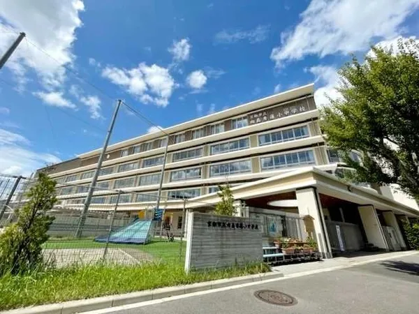 向島秀蓮小中学校