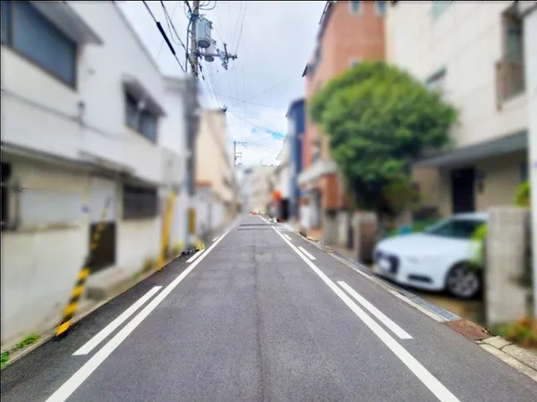 南西側道路　幅員約5.4ｍ（北向き）