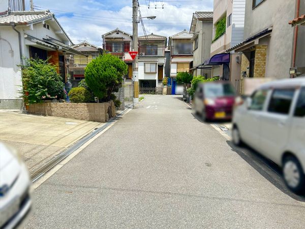 前面道路含む外観
