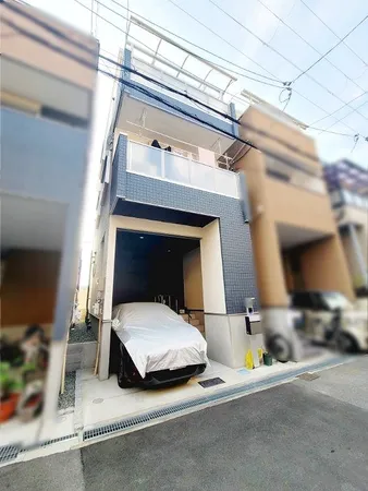 1階に納戸約4.5帖有、窓・収納付で多目的に活用可能です。