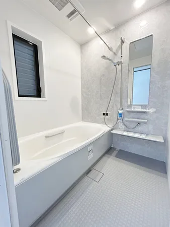 一日の疲れをゆったりと癒すことができる浴室です。