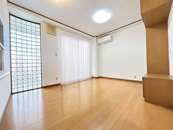 此花区春日出中2丁目 戸建 リビング