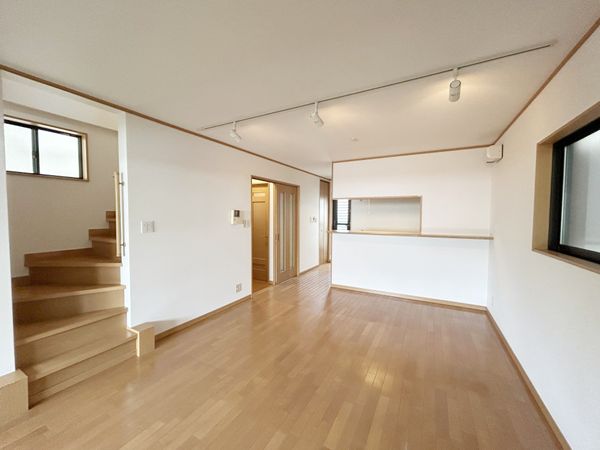 西淀川区野里2丁目 戸建て リビング