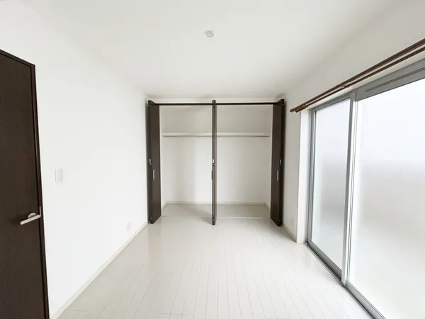 洋室約6.0帖　収納