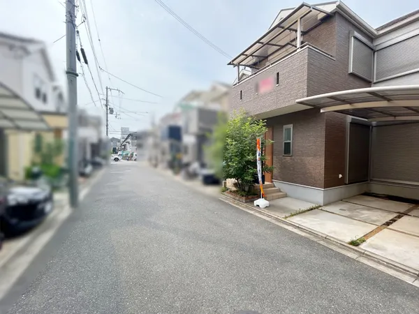 前面道路含む外観