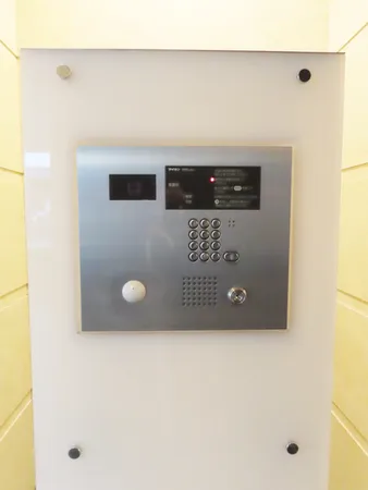 インターホン