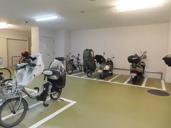 駐輪場、バイク置場