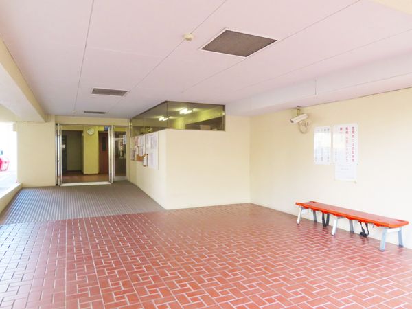 ユニライフ福島 C棟 エントランス エントランス