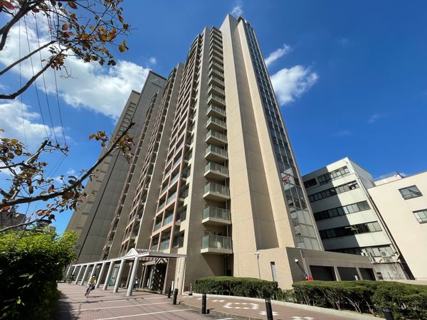 ラグザ大阪・レジデンス 外観