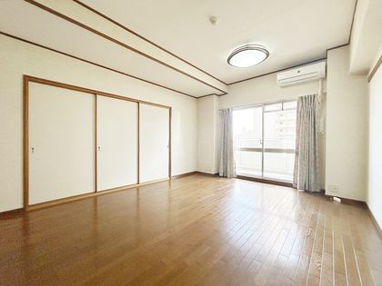 高見フローラルタウン イーストスクエア27 リビング