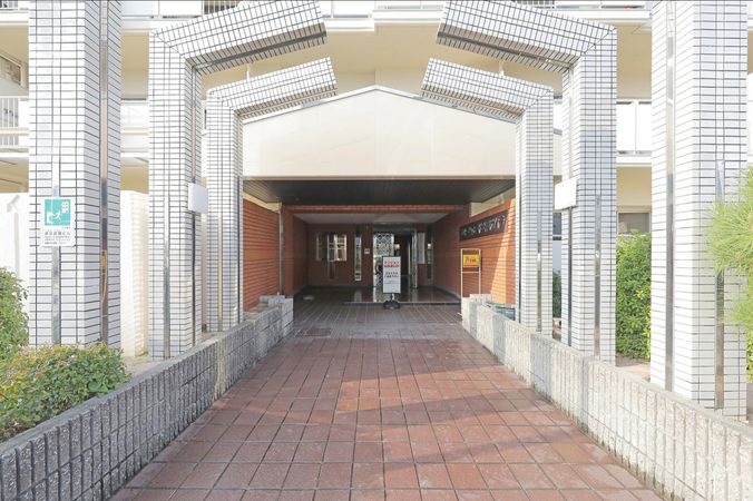 阪神住建グリーンロード公園ヴィラ エントランス 阪神住建グリーンロード公園ヴィラ エントランス